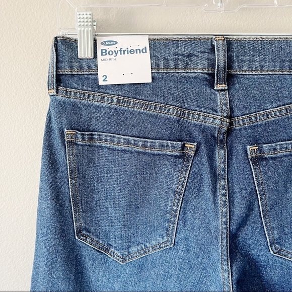 Old Navy NWT Boyfriend Mid-Rise Straight Leg Cropped Jeans Buttercup Wash Sz 2 - Picture 6 of 10